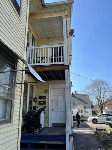 44 Albert St, Torrington CT  06790-6401 exterior