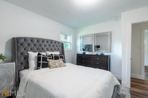 2892 Humphries Dr, Atlanta GA  30354-2434 exterior