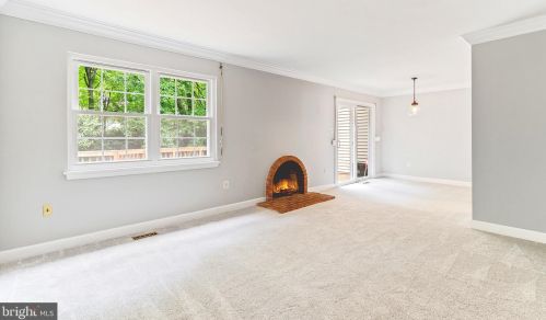 10014 Downeys Wood Ct, Springfield VA  22015-2730 exterior