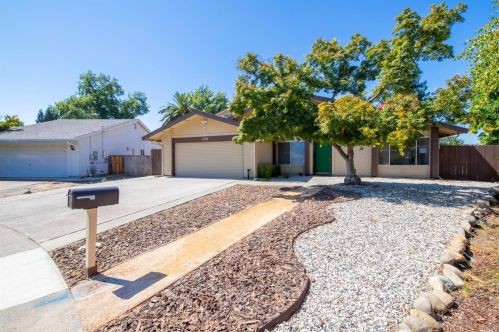 330 Sycamore Ct, Vacaville, CA 95688-2102