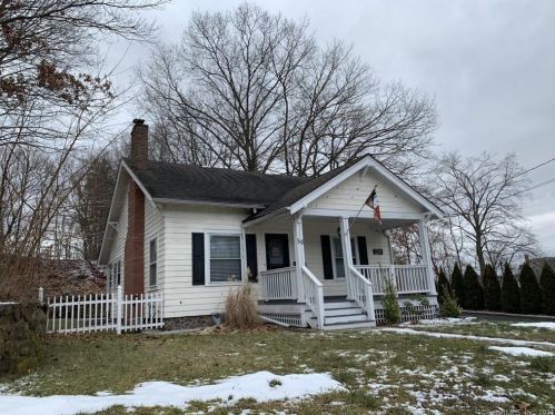 50 Berlin Ave, Southington, CT 06489-3220
