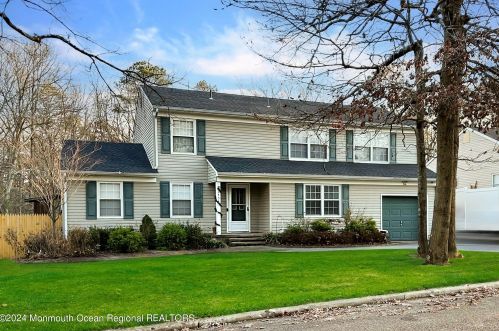 2456 Steiner Rd, Lakehurst, NJ 08759-6137