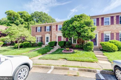 7446 Fountain Head Dr, Annandale, VA 22003-5713