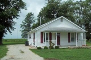 308 10th St, Altamont, IL 62411-1819