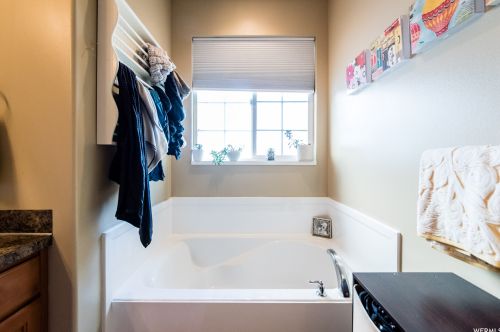 456 Cottage Ct, Providence UT 84332-4700 exterior