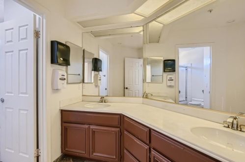 1001 Mountvale Ct, Anaheim CA  92808-2108 exterior