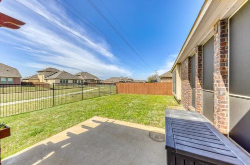 308 Darlington Trl, Fort Worth TX  76131-3584 exterior