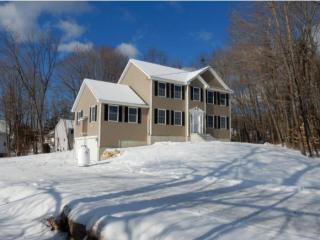 9 Maple Ave, Goffstown, NH 03045-1906