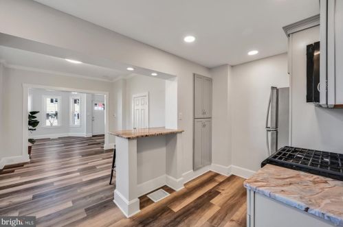 704 Walnut St, Lancaster PA  17602-2435 exterior