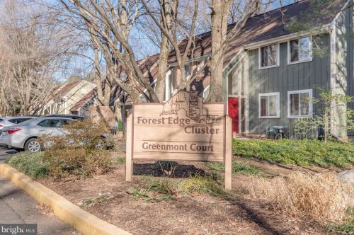1459 Greenmont Ct, Herndon, VA 20190-4049