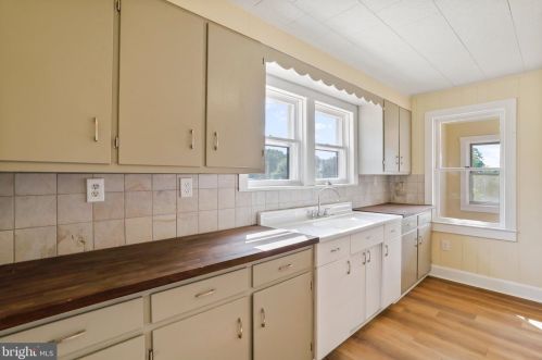 4641 Martinsburg Rd, Berkeley Springs WV  25411-5053 exterior