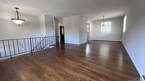 6 Donna Dr, Norwalk CT  06854-1316 exterior