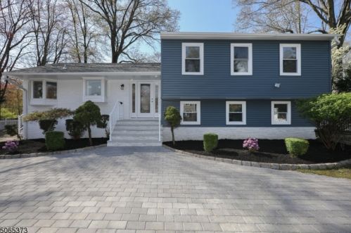 15 Roosevelt Ave, Berkeley Heights, NJ 07922-1519