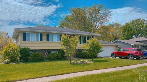 1719 93rd Ave, Crown Point, IN 46307-1805