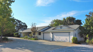 3440 Meadow View Dr, Redding, CA 96002-9621