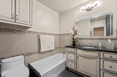 1215 Cordova Ave, Glendale CA  91207-1734 exterior