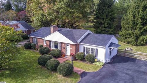 130 Sproul Ln, Staunton, VA 24401-2359