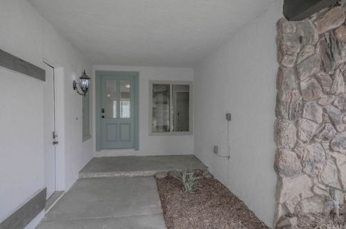 9070 Copley Ln, Riverside, CA 92503-6402