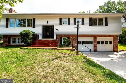 2003 Powhatan St, Falls Church, VA 22043-1861