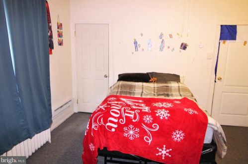 704 Chelten Ave, Philadelphia PA  19126-3712 exterior