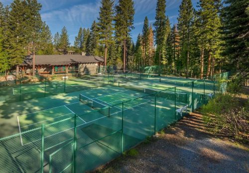 1016 Martis Lndg, Truckee CA  96161-4000 exterior
