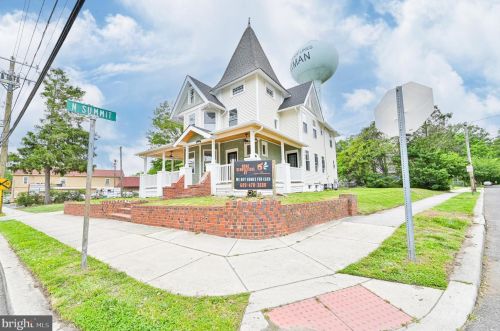 90 Holly Ave, Pitman NJ  08071-1249 exterior