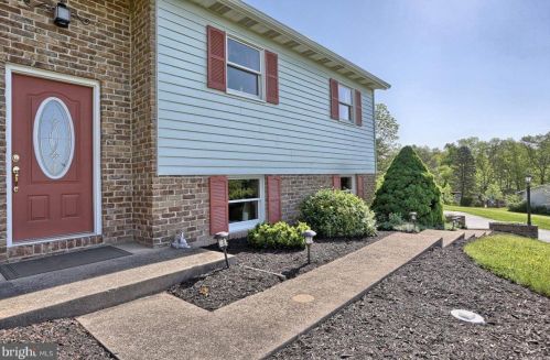 945 Cranes Gap Rd, Carlisle PA  17013-9677 exterior