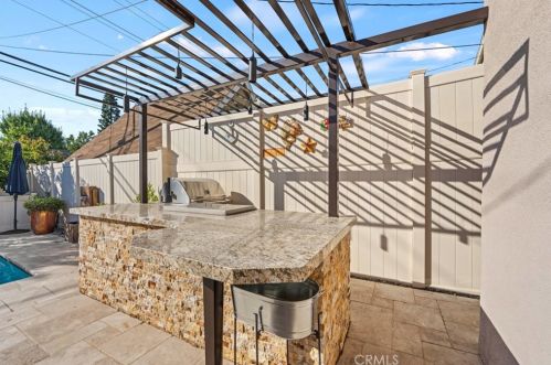 1215 Cordova Ave, Glendale CA  91207-1734 exterior