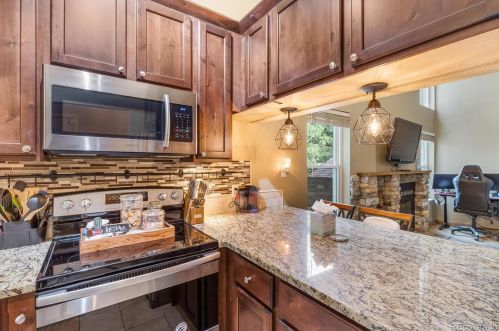 253 Nome St, Denver, CO 80010-4733