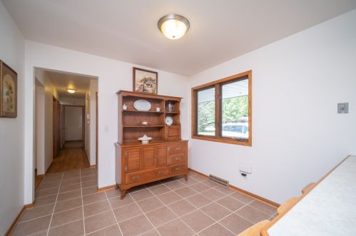 14543 Leo Ln, South Beloit, IL 61080-9769