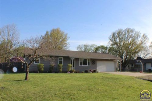 106 Pine St, Americus, KS 66835-9639