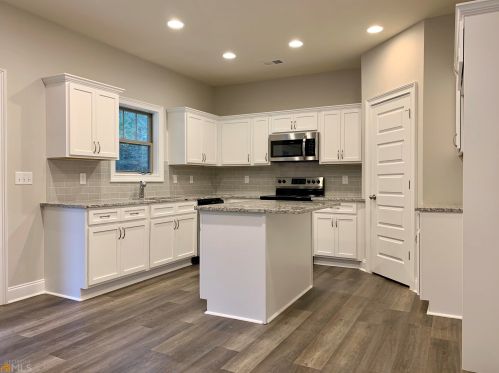 1801 River Shoals Dr, Conyers GA  30012-6633 exterior