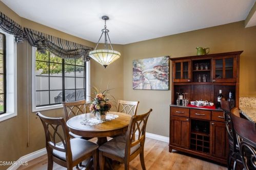 865 Links Vw Dr, Simi Valley CA 93065-6661 exterior