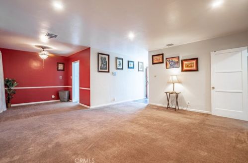 702 Clymar Ave, Compton, CA 90220-3324