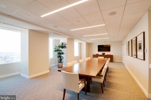 50 16th St, Philadelphia PA  19102-2516 exterior