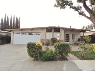 381 Fir St, Vacaville, CA 95688-2605
