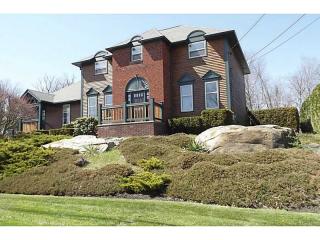 10 Kimberly Ann Dr, Smithfield, RI 02828-1011