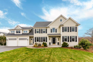 18 Northwest Psge, Barrington, RI 02806-2342