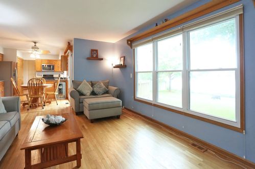 809 Burning Trl, Carol Stream IL  60188-9148 exterior