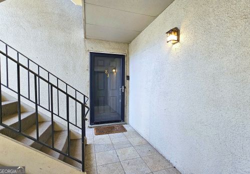 83 Montre Sq, Atlanta GA  30327-4046 exterior