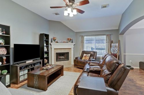 3519 Crescent Dr, Pearland, TX 77584-9470