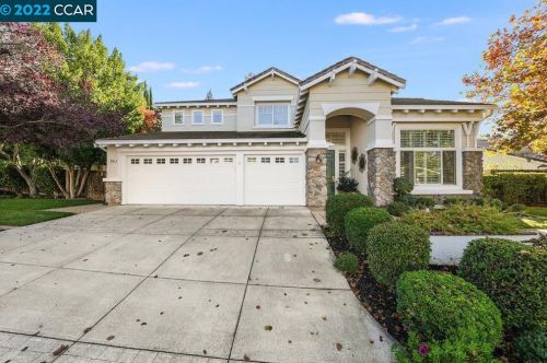 980 Rolling Woods Way, Concord, CA 94521-5403