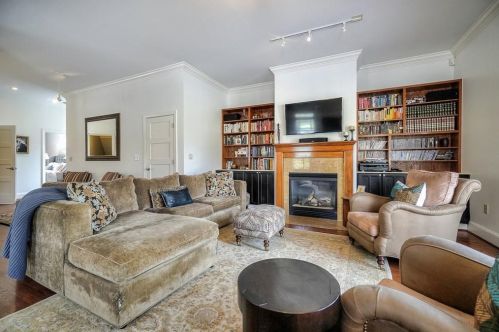 201 Hurt St, Atlanta GA  30307-2537 exterior