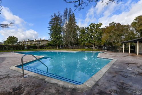 660 Cottage Dr, Fairfield CA  94558-1212 exterior