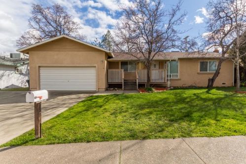 3955 Oro St, Redding, CA 96001-2939