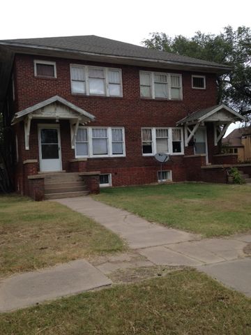 620 6th St, Kinsley, KS 67547-1304