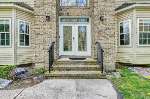 1306 Berkeley Ave, Tinton Falls NJ  07712-3528 exterior