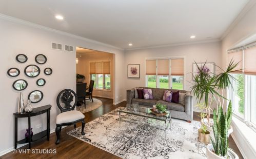 15349 Meadow Ct, Oak Forest, IL 60452-2233