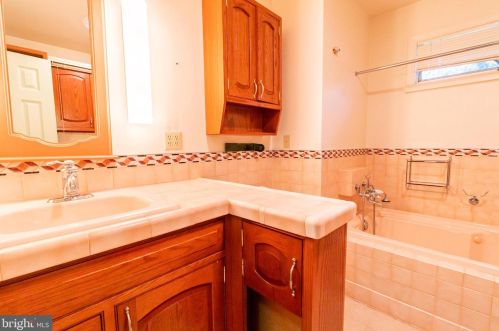 36 Nelson Ridge Rd, Princeton NJ  08540-7436 exterior