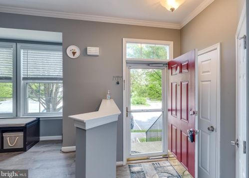 33 Holmes Dr, Charles Town WV 25414-4412 exterior